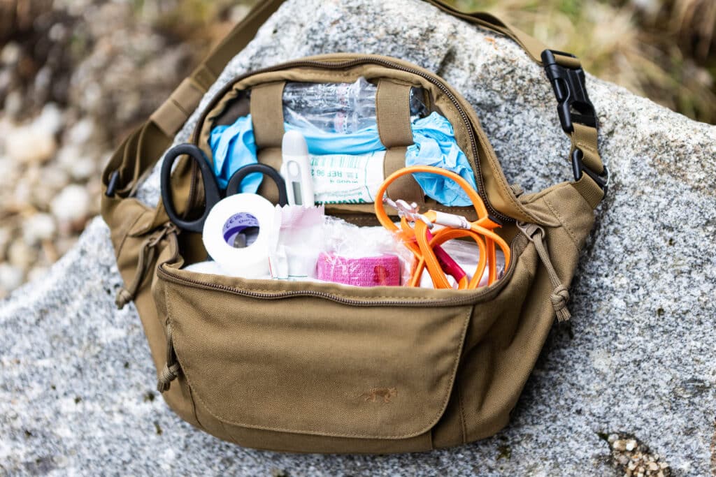 Erste Hilfe Set für Hunde - Bauchtasche